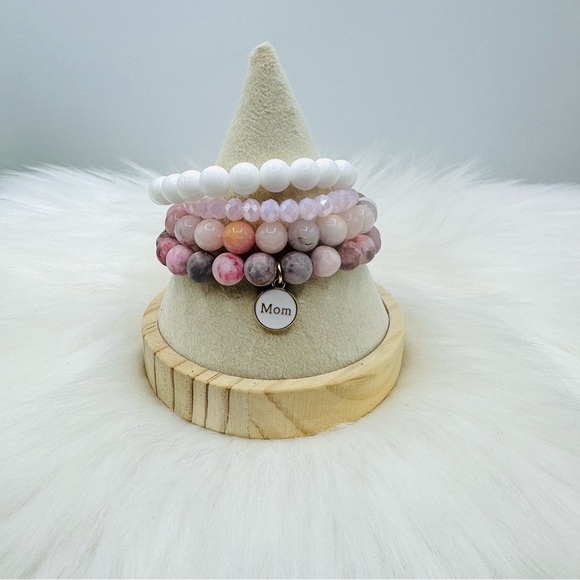 “Mom” Arm Candy Beaded Bracelet - Picture 5 of 7